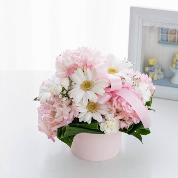 ガーベラとトルコギキョウのラブリーアレンジ（パステルピンク）